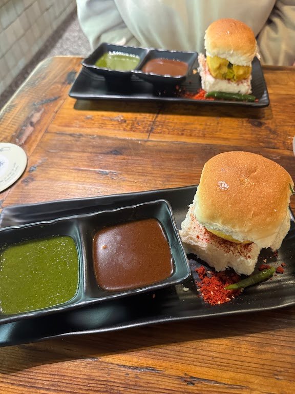 Vada pav at Chatkazz, Wentworthville