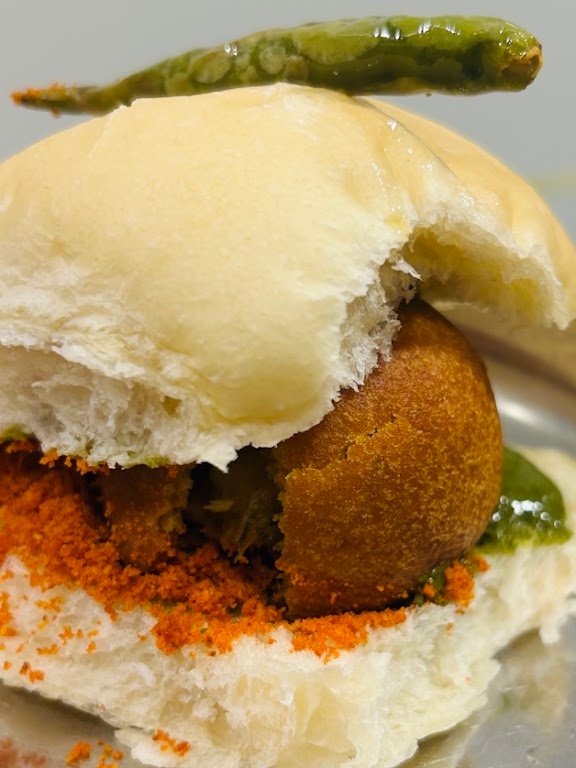 Vada pav at Neelgri Cafe, Macquarie Park