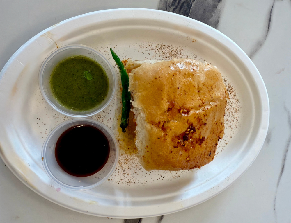 Vada pav at Icy Spicy, Kings Park