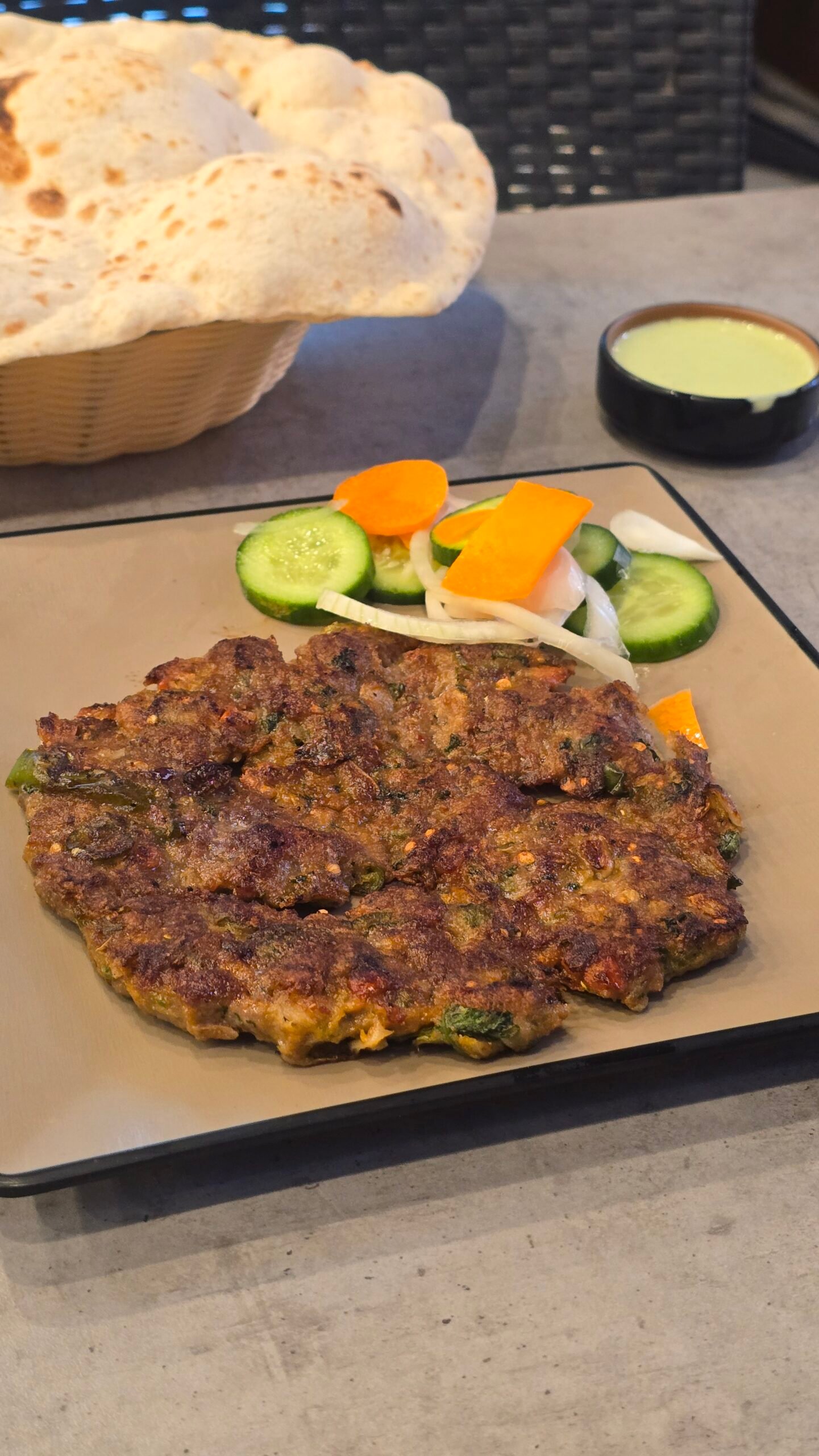 Fuadijan Auburn chapli kebab plate