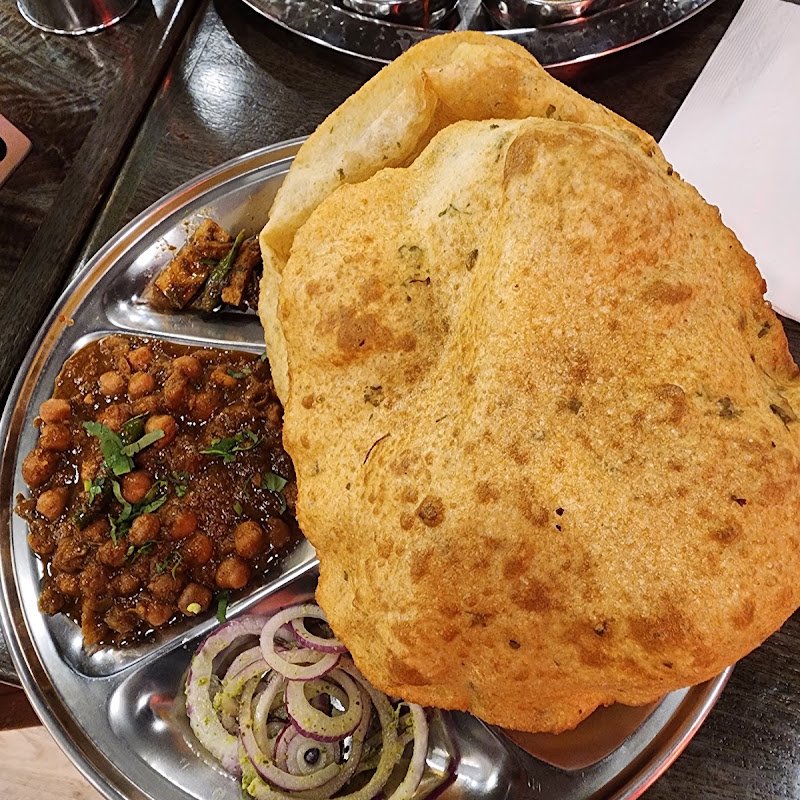 Mitran Da Dhaba Glassy Junction chole bhature